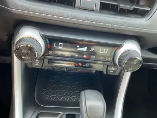 Toyota RAV4 2024 XLE 4dr SUV