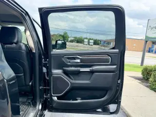Ram 1500 2020 4x4 Laramie 4dr Crew Cab 5.6 ft. SB Pickup