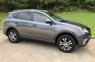 2018 Toyota RAV4 LE SUV
