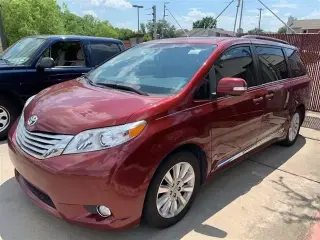 2013 Toyota Sienna XLE Minivan