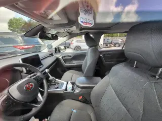 Toyota RAV4 Hybrid 2025 AWD XLE 4dr SUV