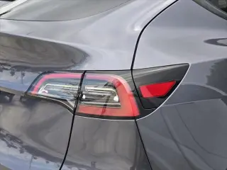 Tesla Model Y 2023 4dr Crossover