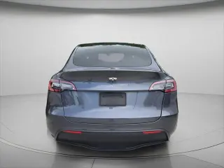 Tesla Model Y 2023 4dr Crossover