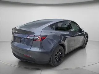 Tesla Model Y 2023 4dr Crossover