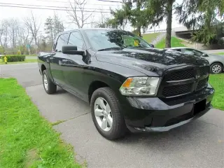 2014 RAM 1500 ST 4x4 4DR