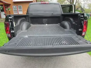 2014 RAM 1500 ST 4x4 4DR