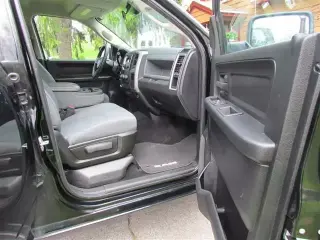 2014 RAM 1500 ST 4x4 4DR