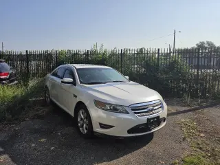 Ford Taurus 2011