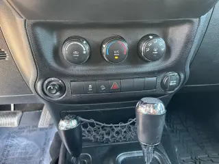 2018 Jeep Wrangler JK Unlimited Golden Eagle 4x4