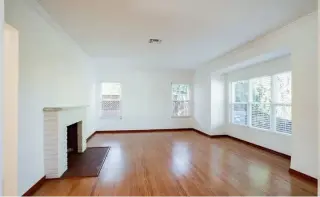 3 Bedroom House in Beverly Blvd
