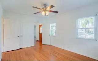 3 Bedroom House in Beverly Blvd