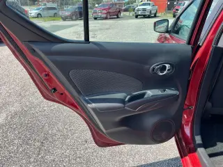 2016 Nissan Versa SV