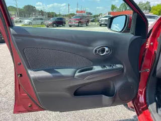 2016 Nissan Versa SV