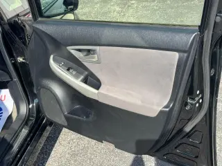 2014 Toyota Prius 5dr HB Three (Natl)