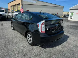 2014 Toyota Prius 5dr HB Three (Natl)