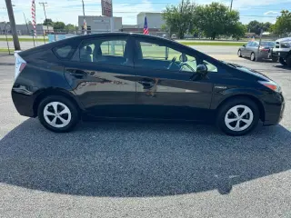 2014 Toyota Prius 5dr HB Three (Natl)