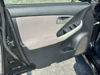 2014 Toyota Prius 5dr HB Three (Natl)