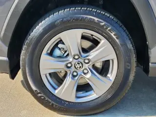 Toyota RAV4 Hybrid 2025 AWD XLE 4dr SUV