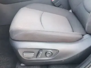 Toyota RAV4 Hybrid 2025 AWD XLE 4dr SUV