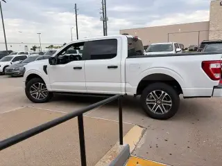 Ford F-150 2023 4x4 Platinum 4dr SuperCrew 6.5 ft. SB