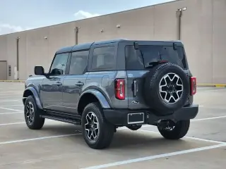 Ford Bronco 2024 4x4 Outer Banks 4 puertas SUV