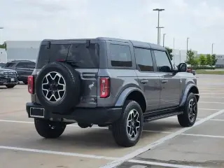 Ford Bronco 2024 4x4 Outer Banks 4 puertas SUV