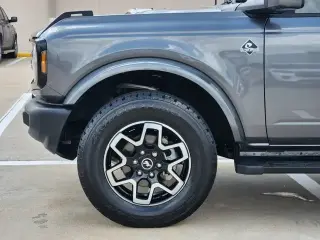 Ford Bronco 2024 4x4 Outer Banks 4 puertas SUV