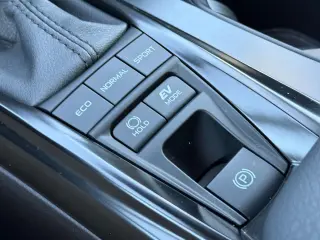 Toyota Camry 2026 SE 4dr Sedan