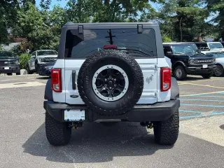 Ford Bronco 2023 4x4 Everglades Advanced 4 puertas SUV