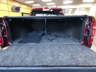 Ram 1500 2023 4x4 Laramie 4 puertas Cabina Crew 5.6 pies. Caja corta Pickup