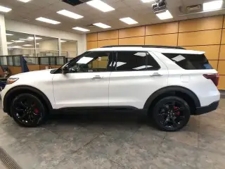Ford Explorer 2023 AWD ST 4 puertas SUV