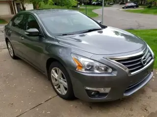 2015 Nissan Altima SV Sedan