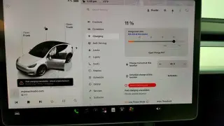 Tesla Model Y 2023 AWD 4dr Crossover