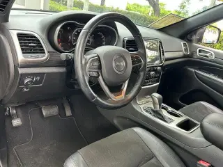 Jeep Grand Cherokee 2019 4x2 Laredo 4dr SUV