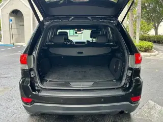 Jeep Grand Cherokee 2019 4x2 Laredo 4dr SUV