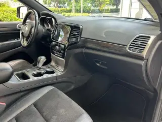 Jeep Grand Cherokee 2019 4x2 Laredo 4dr SUV