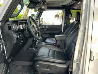 Jeep Gladiator 2025 4x4 Big Bear 4 puertas Cabina Crew 5.0 ft. SB