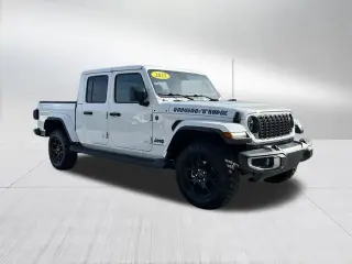 Jeep Gladiator 2025 4x4 Big Bear 4 puertas Cabina Crew 5.0 ft. SB