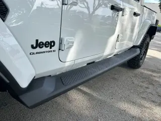 Jeep Gladiator 2025 4x4 Big Bear 4 puertas Cabina Crew 5.0 ft. SB