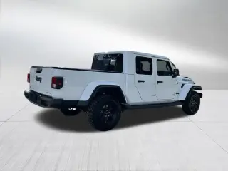 Jeep Gladiator 2025 4x4 Big Bear 4 puertas Cabina Crew 5.0 ft. SB