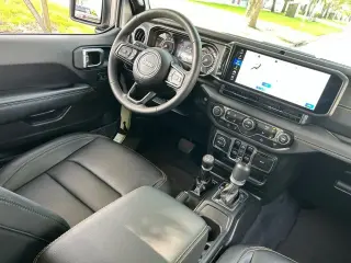 Jeep Gladiator 2025 4x4 Big Bear 4 puertas Cabina Crew 5.0 ft. SB