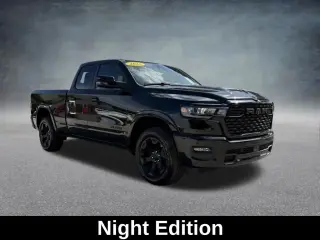 Ram 1500 2025 4x4 Big Horn 4 puertas Quad Cab 6.4 pies. Pickup SB
