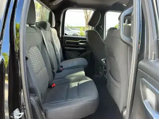 Ram 1500 2025 4x4 Big Horn 4 puertas Quad Cab 6.4 pies. Pickup SB