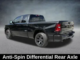 Ram 1500 2025 4x4 Big Horn 4 puertas Quad Cab 6.4 pies. Pickup SB