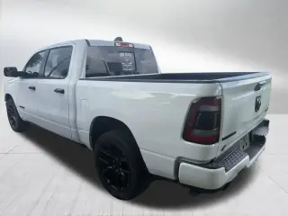 Ram 1500 2023 4x4 Laramie 4 puertas Cabina Crew 5.6 pies. Pickup SB