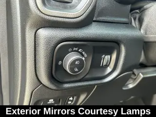 Ram 1500 2021 4x4 Rebel 4 puertas Cabina Crew 5.6 pies. Pickup SB