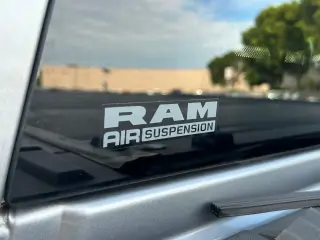 Ram 1500 2021 4x4 Rebel 4 puertas Cabina Crew 5.6 pies. Pickup SB