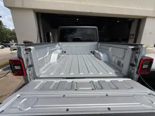 Jeep Gladiator 2023 4x4 Mojave 4dr Crew Cab 5.0 ft. SB
