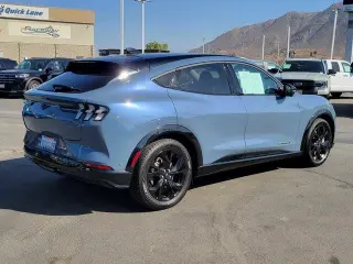 Ford Mustang Mach-E 2023 Premium 4dr SUV