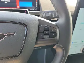 Ford Mustang Mach-E 2023 Premium 4dr SUV